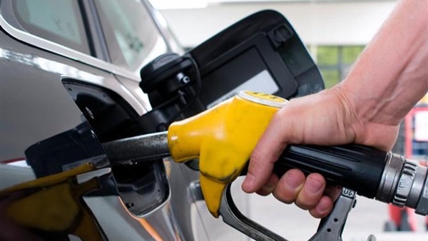 الحكومة توضح حقيقة زيادة سعر بيع البنزين خلال يناير القادم 2021